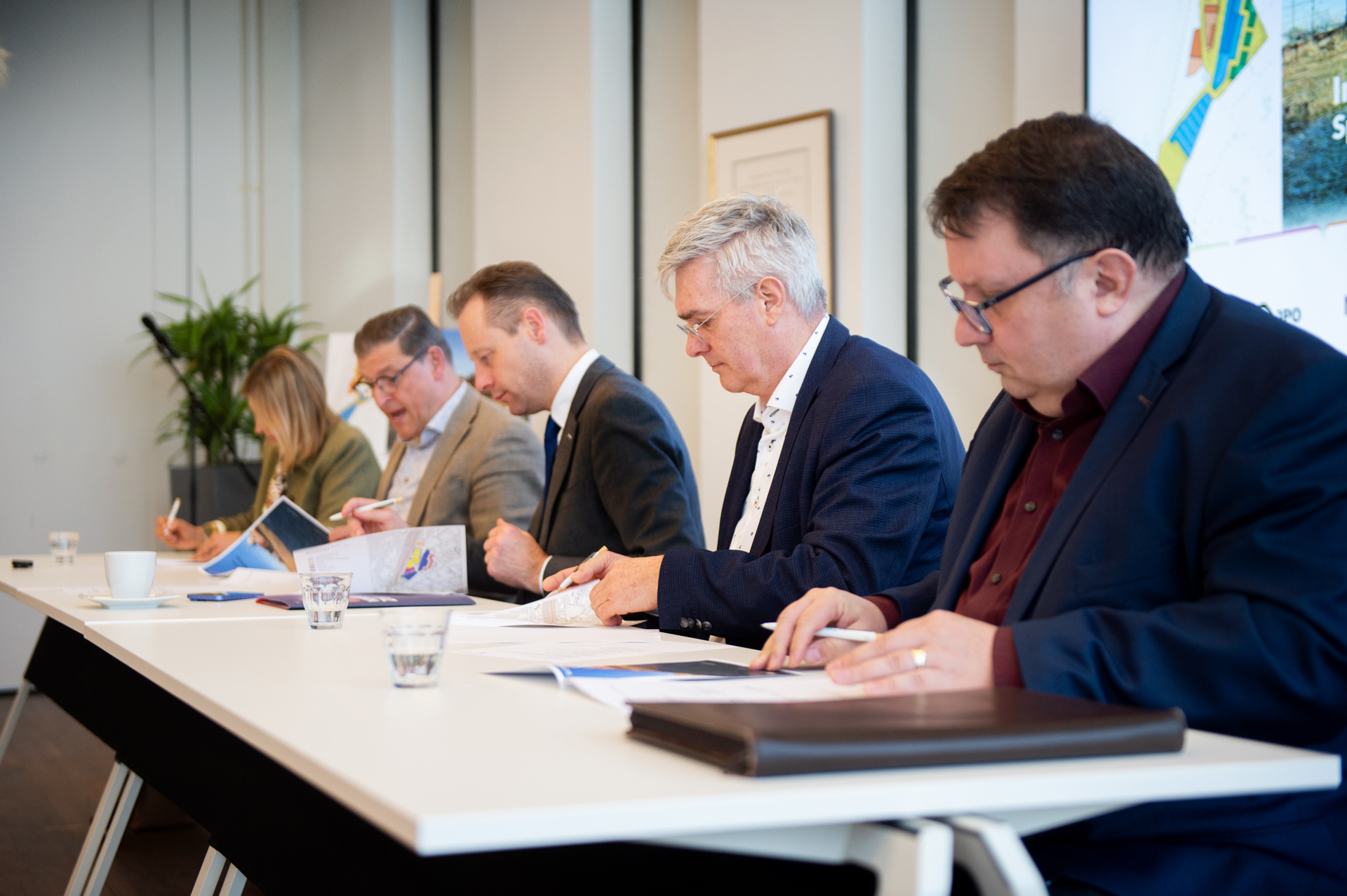 ondertekening van intentieovereenkomst door betrokken partners